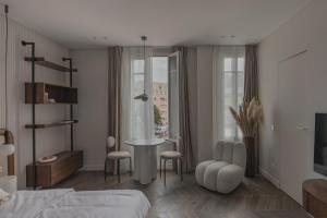 Sleek and New Studio, Monaco