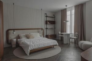 Sleek and New Studio, Monaco