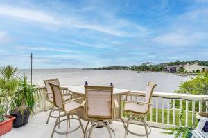 obrázek - Riverfront Townhome in Titusville Community Pool