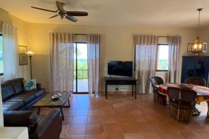 5 Minutes to Downtown Los Barriles, Walk to Beach