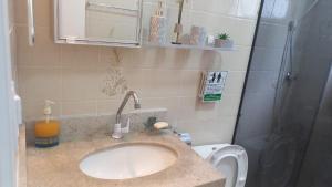 Apartamento beira mar na Praia Guilhermina,ambiente familiar