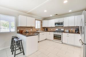5 Mi to Dtwn Pet-Friendly Phoenix Gem with Patio