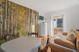 One-Bedroom Apartment with Terrace and Sea View room in Apartments and rooms by the sea Grebastica Sibenik - 13942