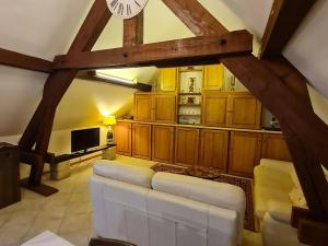 Voici une suggestion de titre : Gîte charmant près de Nancy avec climatisation, WiFi, barbecue et parking privé - FR-1-584-100