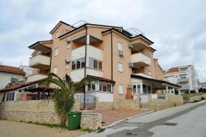 Apartments with a parking space Novalja, Pag - 22055 