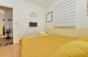 Apartments with parking space Novalja, Pag - 22055