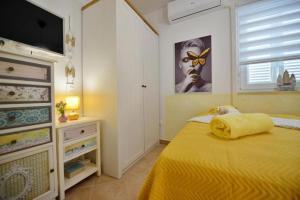 Apartments with parking space Novalja, Pag - 22055