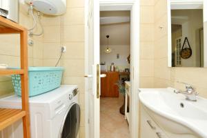 Apartments with parking space Novalja, Pag - 22055