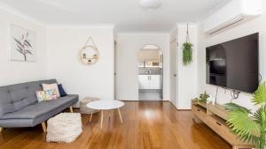 Walking Distance to Shoal Bay Beach