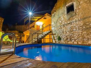 Holiday Home in Birbir near Beach & Pool