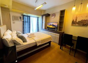 Modern Bayview Condo in 8 Adriatico