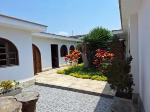 Hermosa Casa de Playa en San Bartolo - 蓬塔内格拉