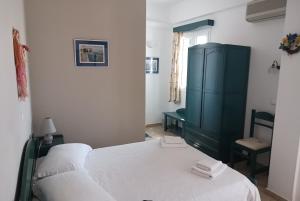 Πικροδάφνες