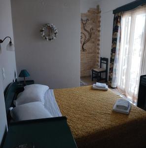 Πικροδάφνες