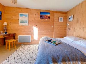 Chalet spacieux avec cheminée et terrasse, skis aux pieds, 10 pers., proche des Menuires - FR-1-344-1202