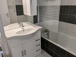 Maxi Studio 6 pers. - 50m des pistes, commerces, piscine, bowling, hammam, sauna - FR-1-262-186