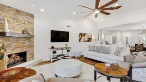 Luxe Central Scottsdale 4 bdrm w Backyard Oasis