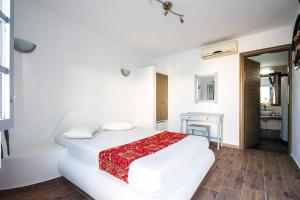 Standard Double Room room in Villa Iliovasilema Santorini