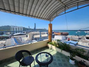 White Rose​ Hotel​ II​