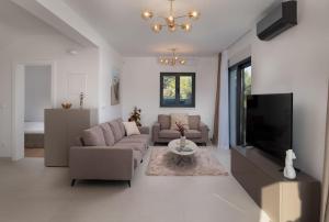 NEW ! Villa Palm Bay 1 & 2 with two heated pool - near sea