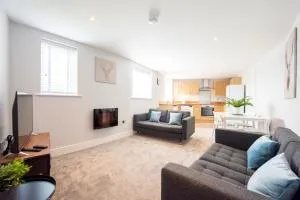 Two Bed, Two bath, Apartment with Parking Space - Great Horkesley