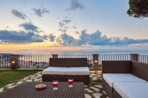 My Exclusive Italy - Luxury Villa with breathtaking Seaview, pool, BBQ