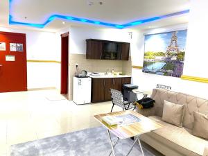 Al Quba Al Thahbia Hotel Suites 2