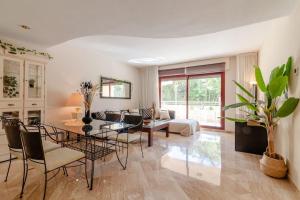 Frontline 2 bed apartment, San Pedro de Alcántara