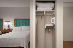 Queen Room with Two Queen Beds - Mobility Access/Non-Smoking room in Hampton Inn & Suites Orangeburg SC