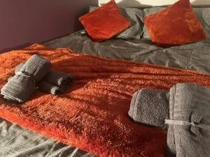 Cosy Central MK Apartment Sky Tv Netflix and Free Parking - Great Linford