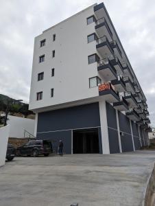 Nuovo e moderno appartamento con vista mare a Uji i Ftohte - posto auto incluso