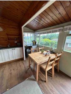 Snug and cosy log cabin.