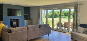 Sailaway Cottage at The Bay Filey, sleeps 8-10, pet-free