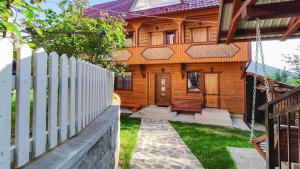 Котедж Біля лісу