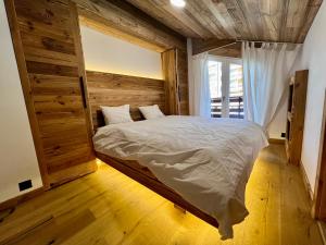 Attique - vue plongeante sur le lac de la Moubra