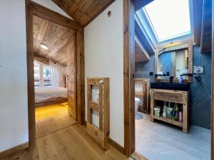 Attique - vue plongeante sur le lac de la Moubra