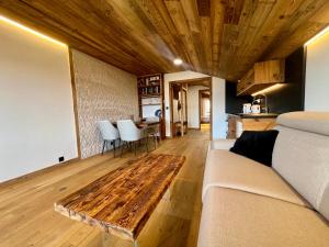 Attique - vue plongeante sur le lac de la Moubra