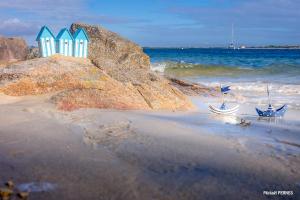 Appartements REF 236 - LARMOR-PLAGE type 2 avec 3 balcons pleine vue mer et au pied du centre : photos des chambres