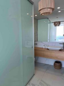 Luxe Coast Views-Reserva del-Higuerón-Pool & Sea