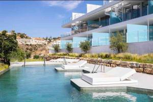 Luxe Coast Views-Reserva del-Higuerón-Pool & Sea