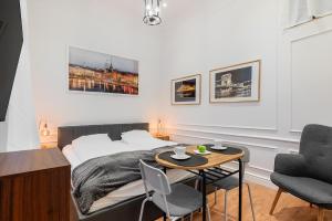 Classical mini studio with a modern touch!