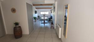 Le Séchoir des acacias, Gîte les Chênes Verts avec piscine chauffée