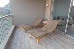 New Luxurious Oceanfront 2 Bedroom Condo with Stunning Views