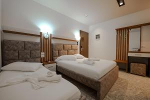 Family Room with Balcony room in Guesthouse Meta Ksamil