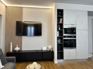 The Captains Apartments Marina - next to Verbella - Leonardo Academy, MXP