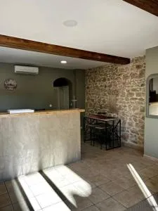 Superbe appartement dans un mas - Rodilhan