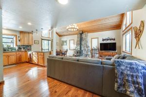 Family Cabin with Community Perks in Truckee!