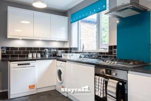 Spacious Cosy Cove with Large Driveway and Garden