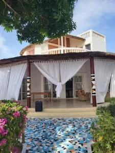 Villa Mandel Nafio, Haus mit Garten nahe dem Atlantik - Mboulème