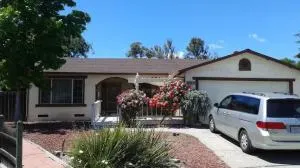 Spacious Pleasanton Home, 4br-2ba, Kitchen, WiFi, Laundry, Parking and More - 普莱森顿